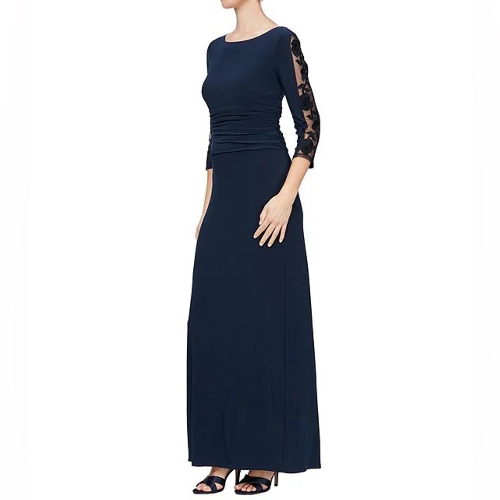 NWOT SLNY Embellished Sleeve Navy 6P Gown